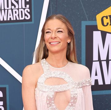 leann rimes the great sweatpants leann rimes at country music awards red carpet